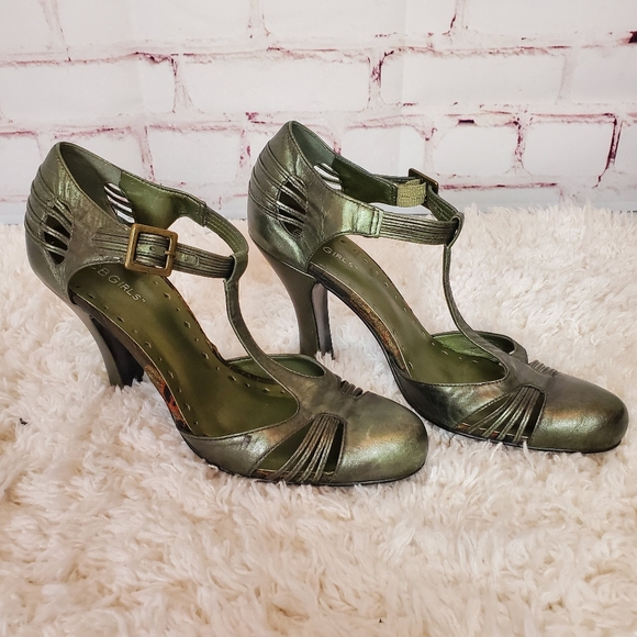 BCBGirls Shoes - BCBGirls Green Metallic Vintage Inspired Heels
